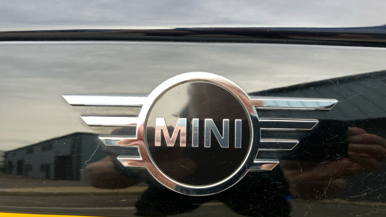 MINI Hatchback 135kW Cooper S Level 3 33kWh 3dr Auto Electric Hatchback